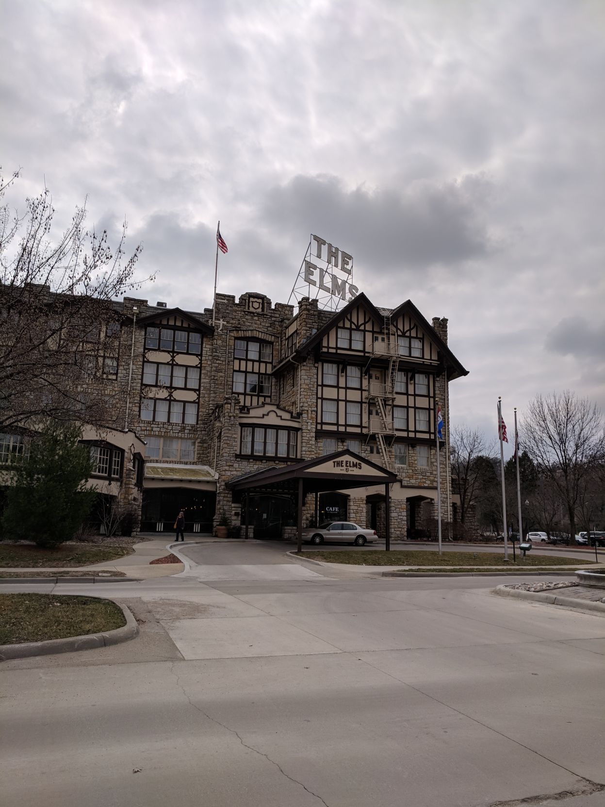 Elms Hotel
